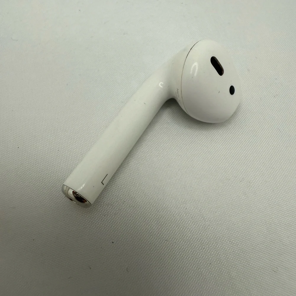 Apple AirPod 2nd Generation, white SINGLE left side replacement AirPod